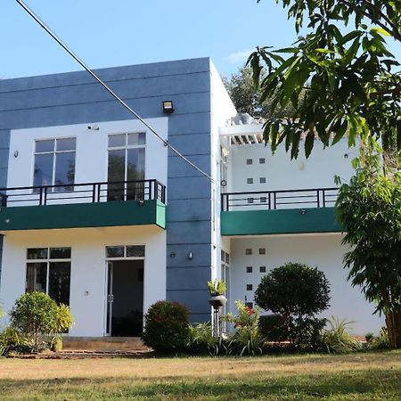 Peacock Resort Anuradhapura Exterior foto
